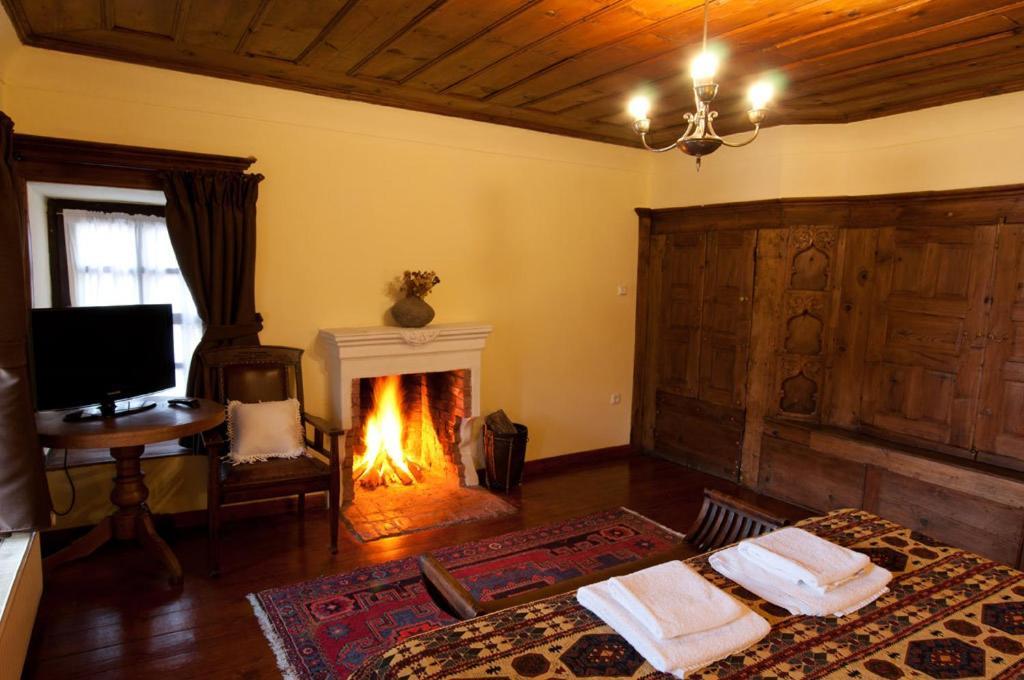 Vergoula'S Mansion Kastoria Ngoại thất bức ảnh