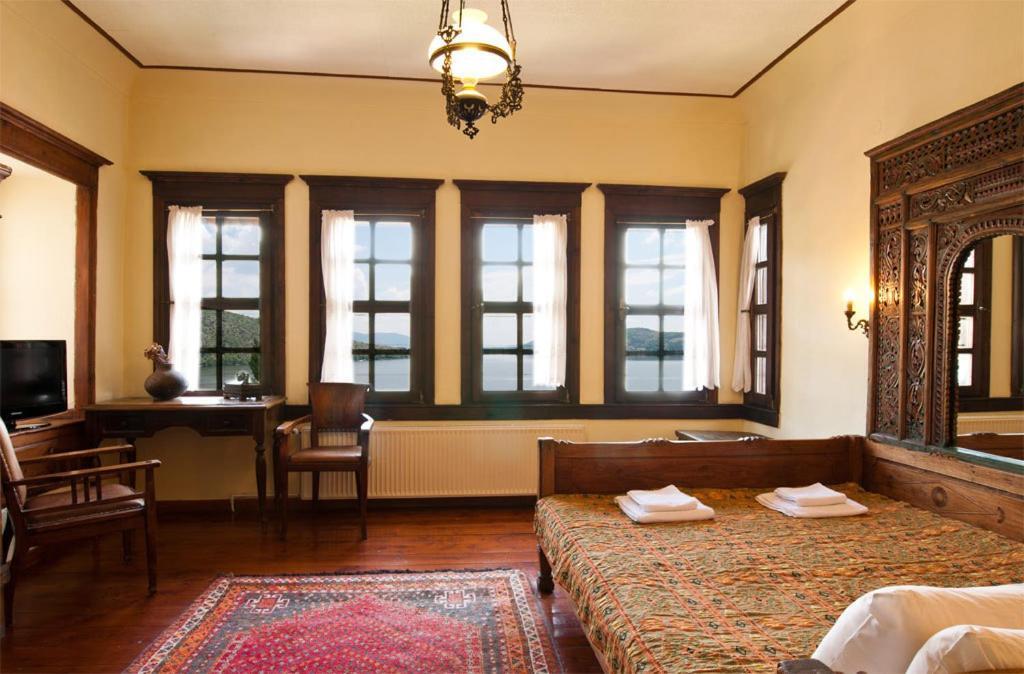 Vergoula'S Mansion Kastoria Ngoại thất bức ảnh